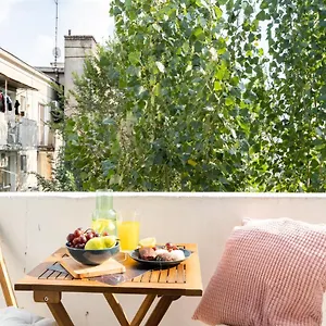 Spacious 2 Bdr Flat In The Old Town , Bucharest Romania